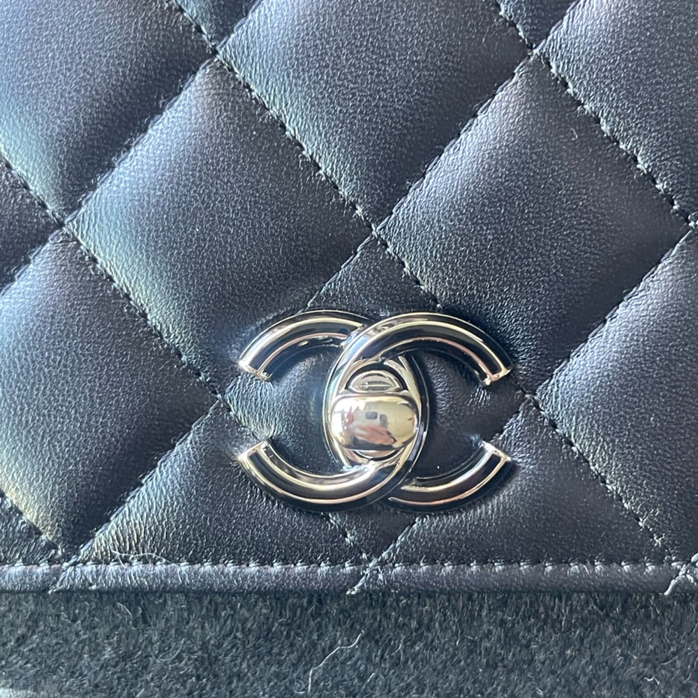Chanel WOC - Picture 6 of 9